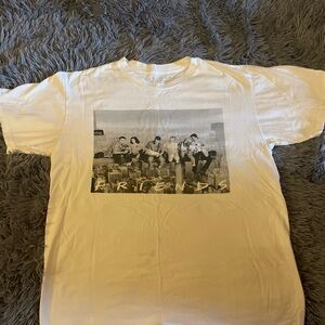 F•R•I•E•N•D•S shirt!🤍🤍